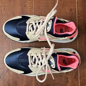 Nike huarache sneakers